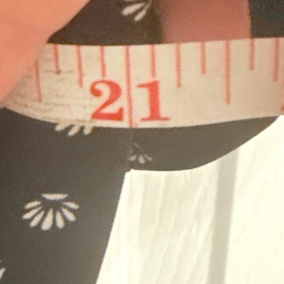 Ann Taylor Black and White CHIC Floral Midi Dress. NEW WITH TAG - Picture 5 of 9